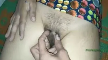 Desi sex maid’s tight, hairy pussy